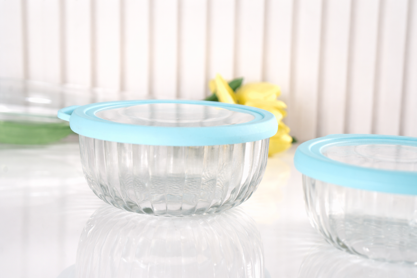CrystalSeal Glass Storage Bowls – Set of 4 (2 bowls of 350 ml & 2 bowls of 650 ml), Microwave Safe Bowls with Silicone Unbreakable Lid