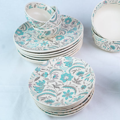 Handcrafted AquaBloom 20 Piece Dinner Set For 6